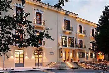 Hotel Helmos 4*